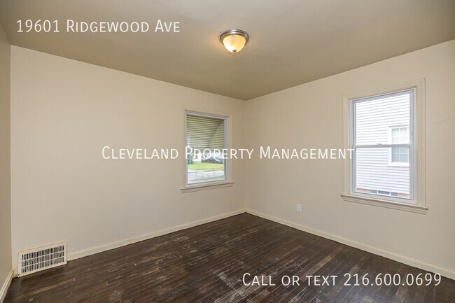 Building Photo - 19601 Ridgewood Ave