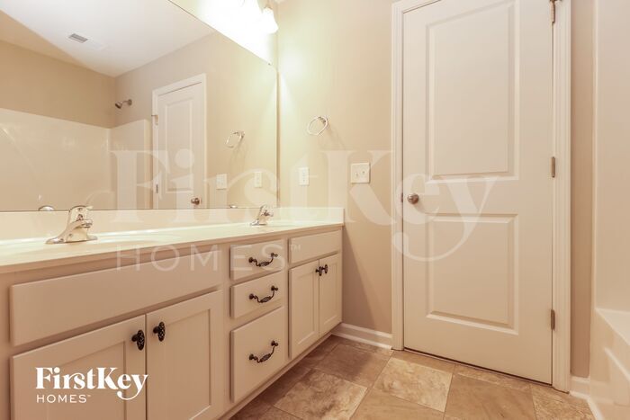 Building Photo - 473 Foxbank Plantation Blvd