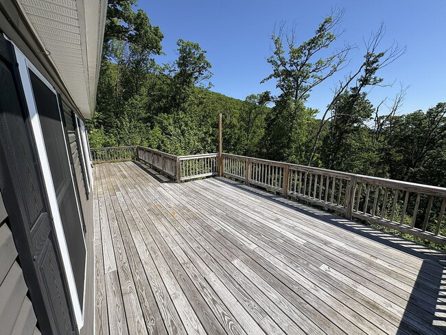 Building Photo - SINGLE FAMILY HOME