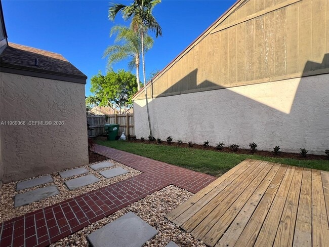 Building Photo - 7512 SW 95th Pl