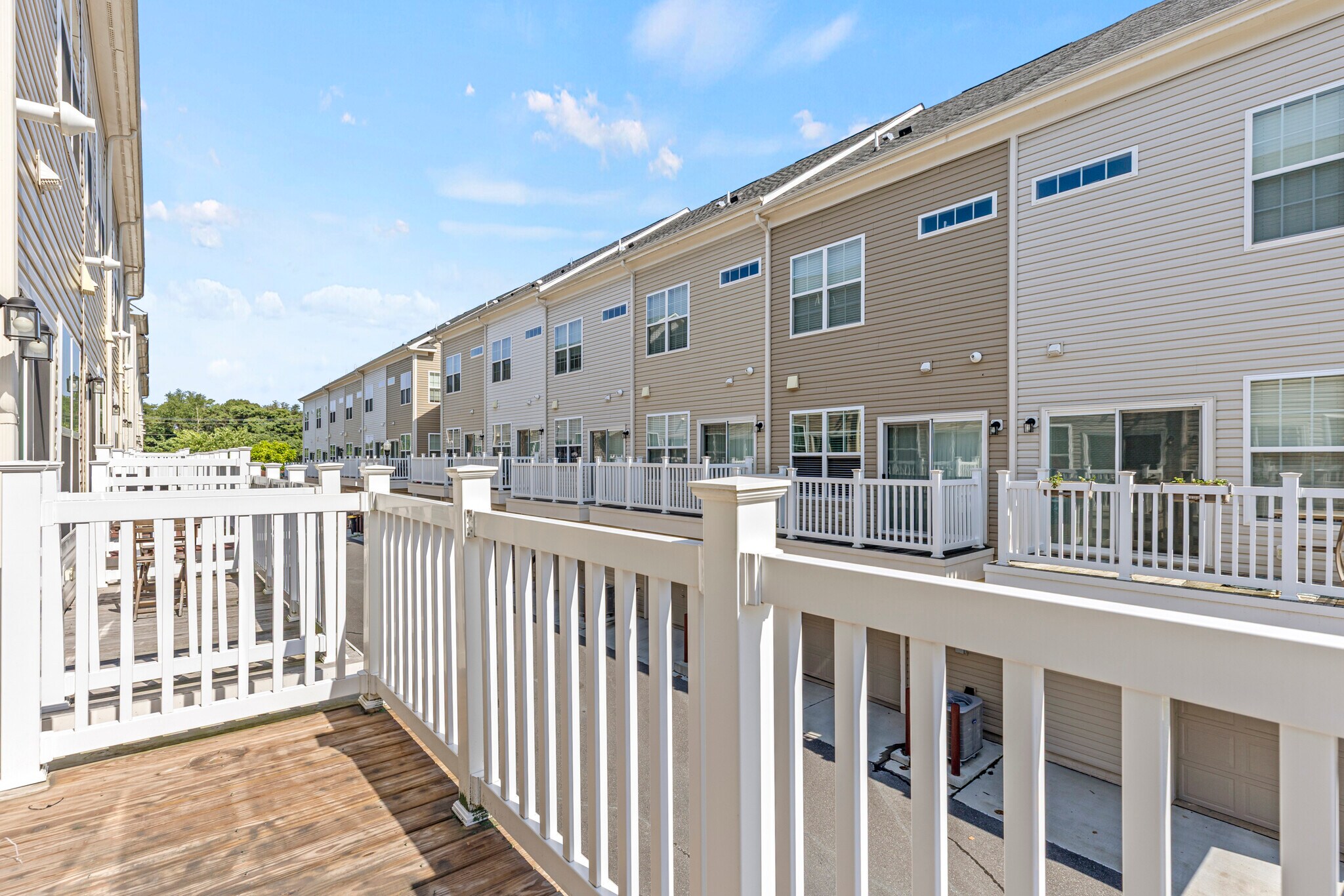 Deck - 7125 Rowlock Aly
