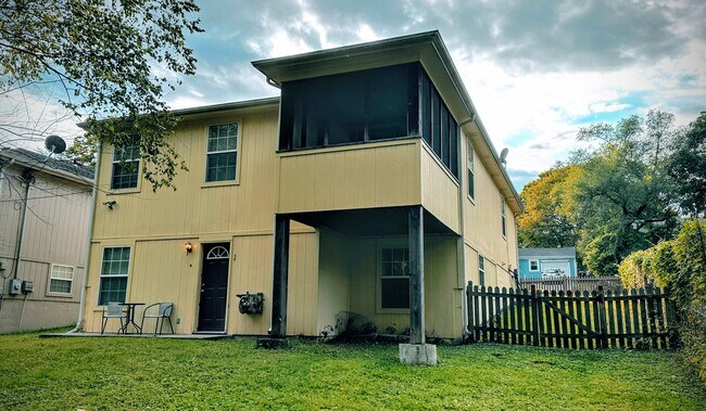 Back of house - 9239 Walnut St