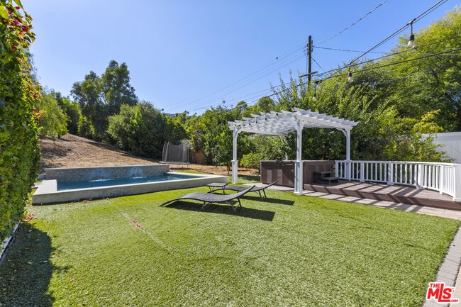 Building Photo - 4949 San Feliciano Dr
