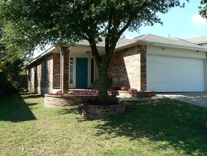 Building Photo - Charming 3BR 2BA w/ Attached Garage • Covered Patio in Pflugerville