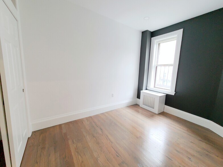 Building Photo - 501 Beacon St