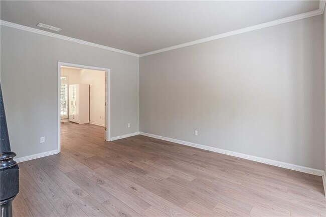 Building Photo - 5491 Oxford Chase Way