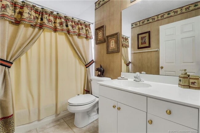 Building Photo - 2698 SW Versailles Terrace