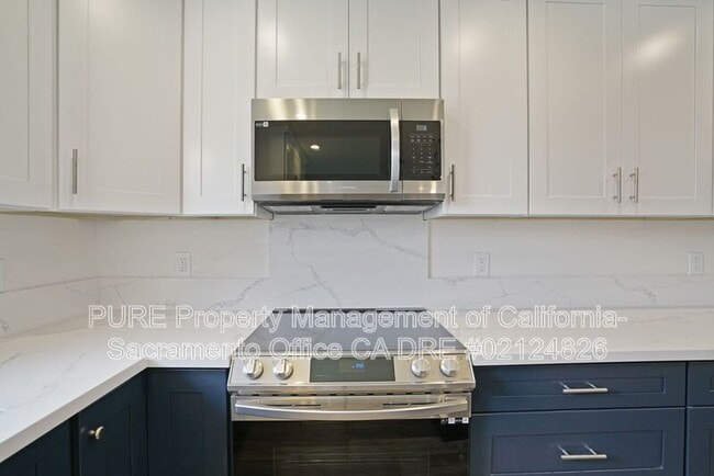 Building Photo - 2140 W La Loma Dr