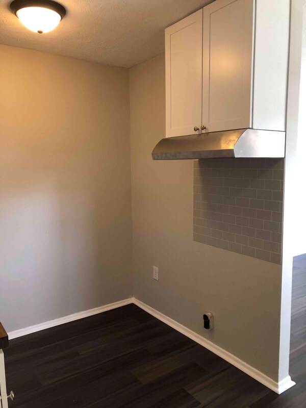 Building Photo - 216 Gunter St