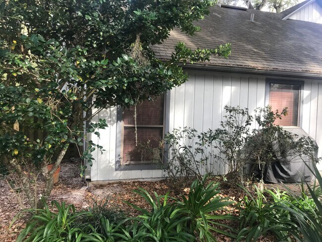Building Photo - Beautifully Renovated Home in The Reserve!