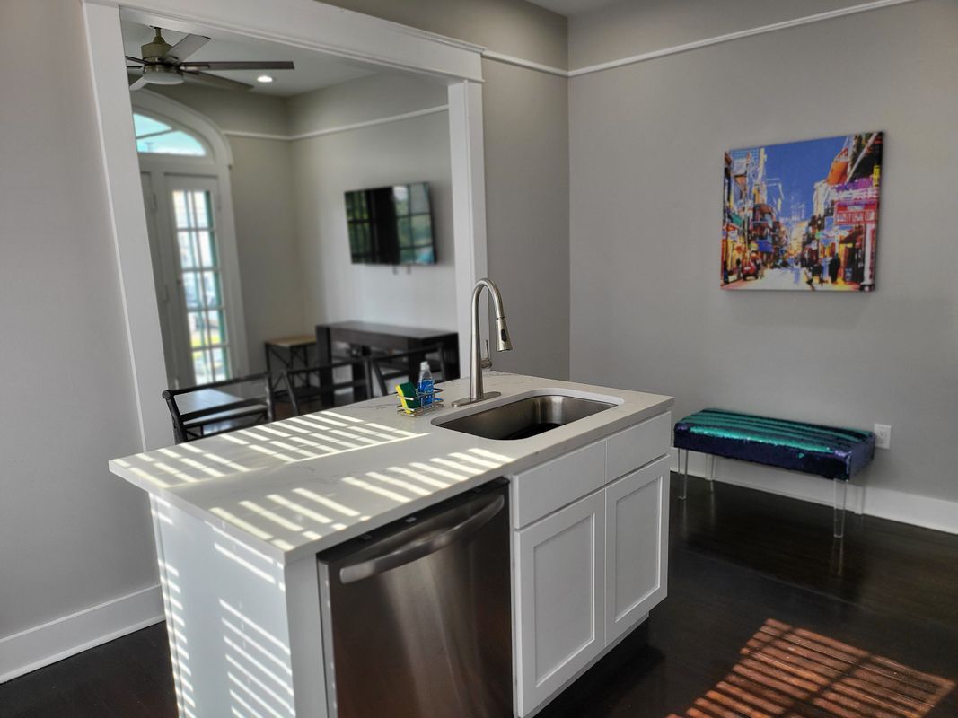 Building Photo - 434 S Cortez St