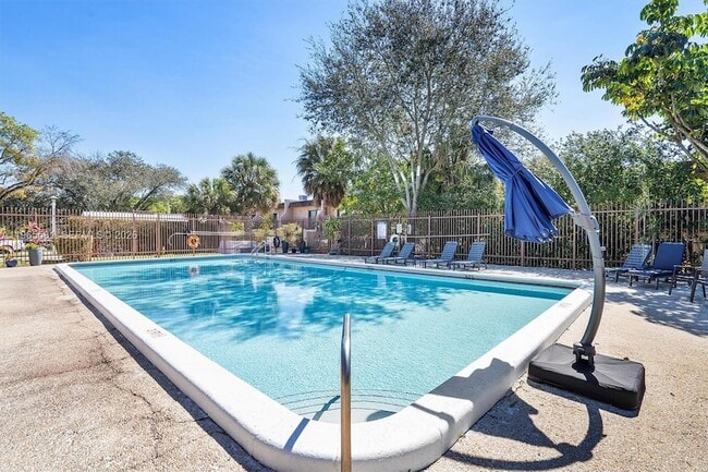 Building Photo - 48 Matador Ln