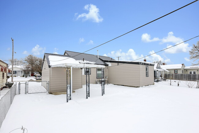 Building Photo - 1110 Fairwood Ave