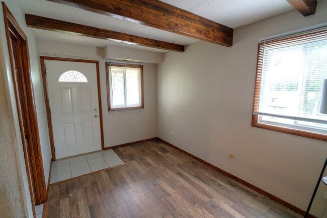 Building Photo - 89 Maude Ave