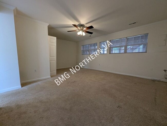 Building Photo - 10207 Magnolia Grove Dr
