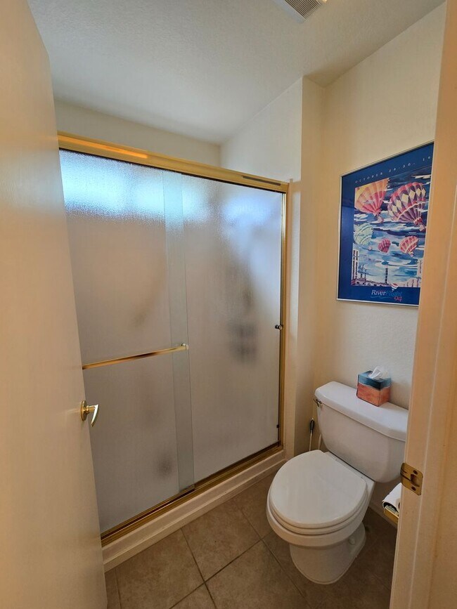 Building Photo - Fully Furnished single story 2 bed 2 bath ...