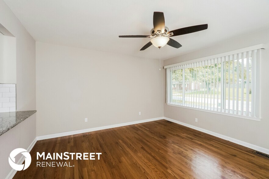 Building Photo - 11804 Leemont Dr