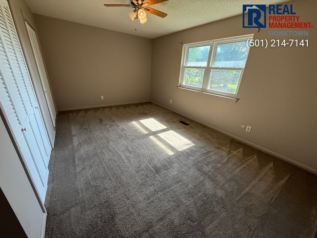 Building Photo - 11 Algonkin Pl