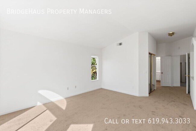 Building Photo - 10998 Corte Playa Barcelona