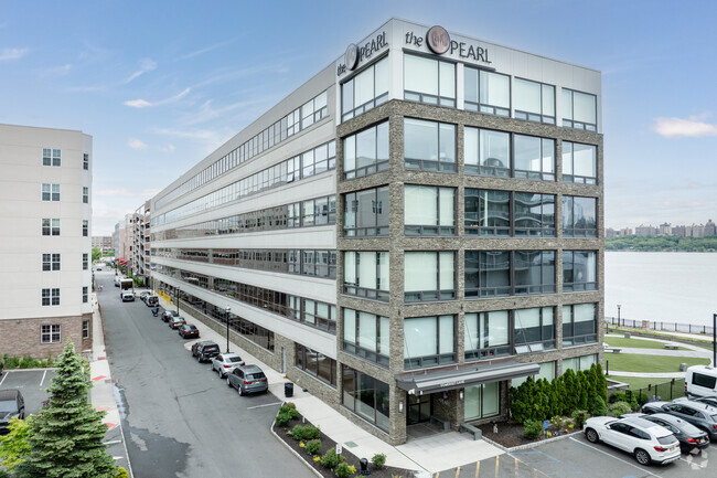 Building Photo - The Pearl