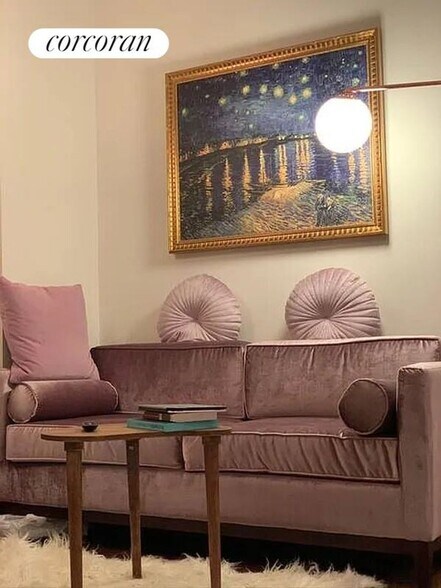 Building Photo - 350 E 82nd St