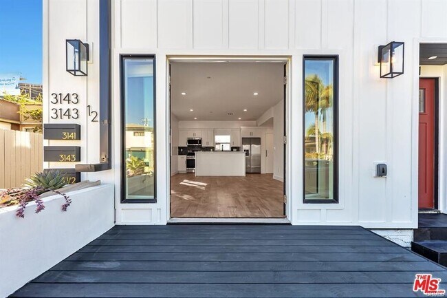 Building Photo - 3141 S Halm Ave