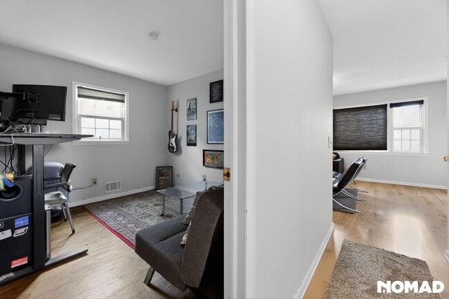 Building Photo - Charming 2BR Apartment in Metuchen