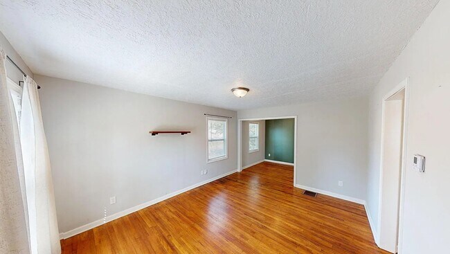 Building Photo - 4702 Young Ave