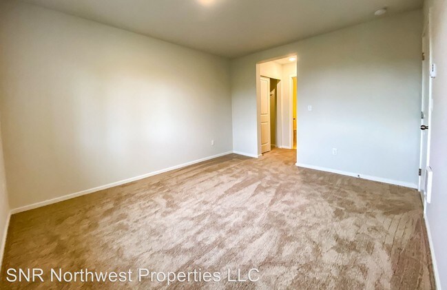 Building Photo - 2 br, 2 bath Apartment - 1402 E 69th st