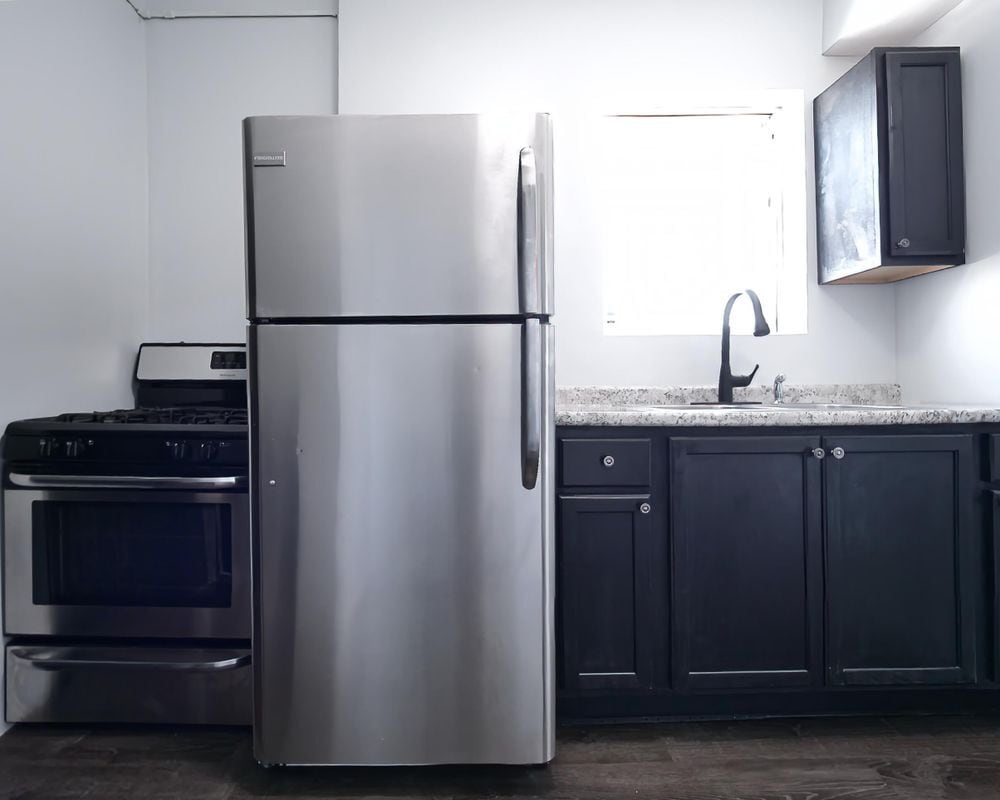 Building Photo - 5004 W Armitage Ave