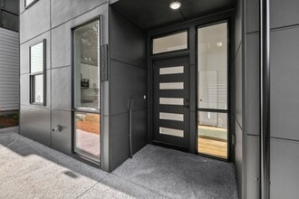 Building Photo - Modern Townhome in Licton Springs – Rooftop Deck & Stylish Living!