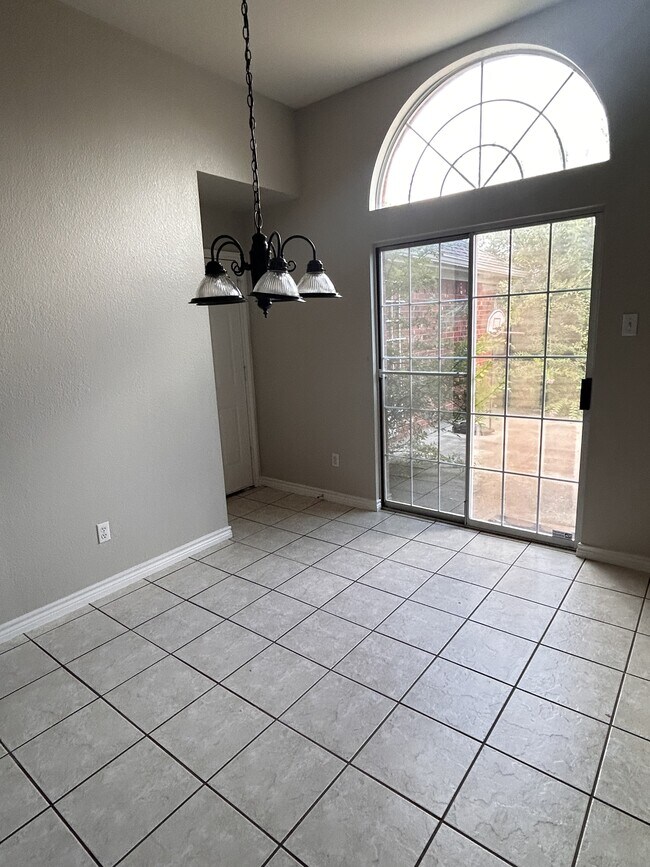 Building Photo - 6104 Oldham Dr