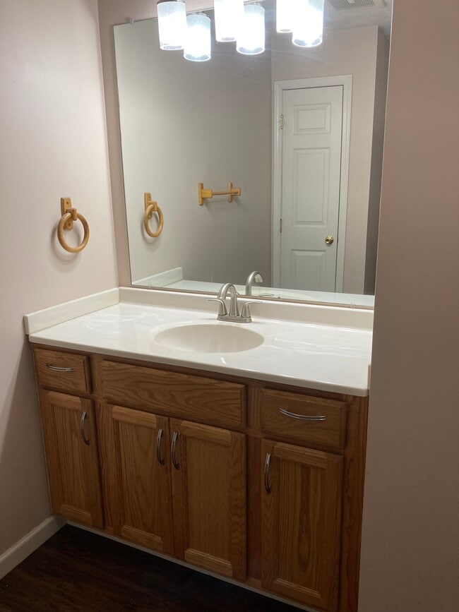 Building Photo - 14829 Lenox Dr