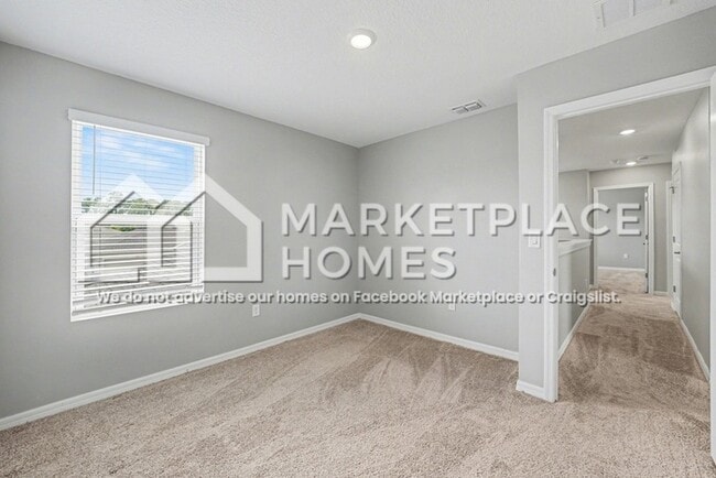 Building Photo - 2044 Rosewood Cir