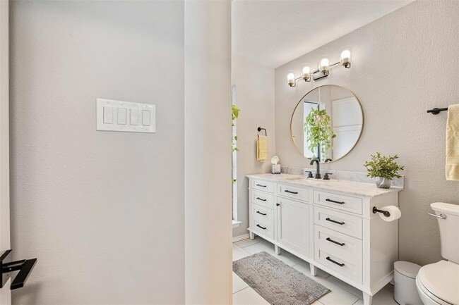 Building Photo - 5602 Woodrow Ave