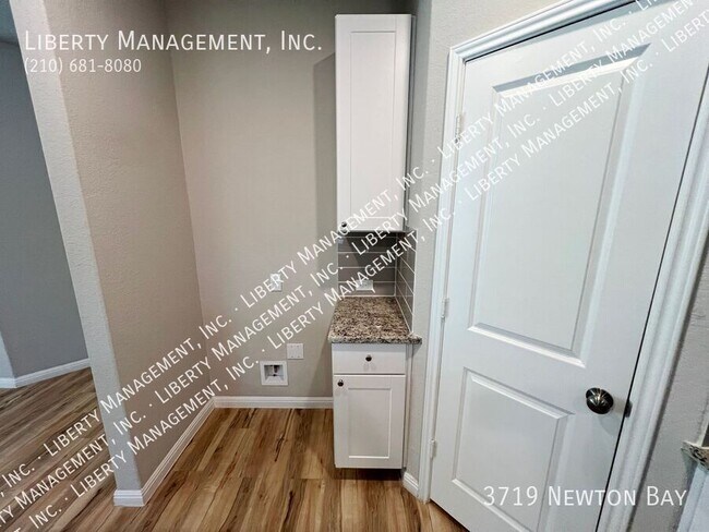 Building Photo - 3719 Newton Bay