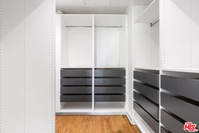 Building Photo - 949 S Muirfield Rd