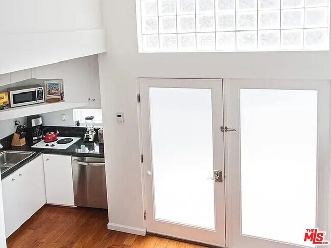 Building Photo - 8661 Clifton Wy