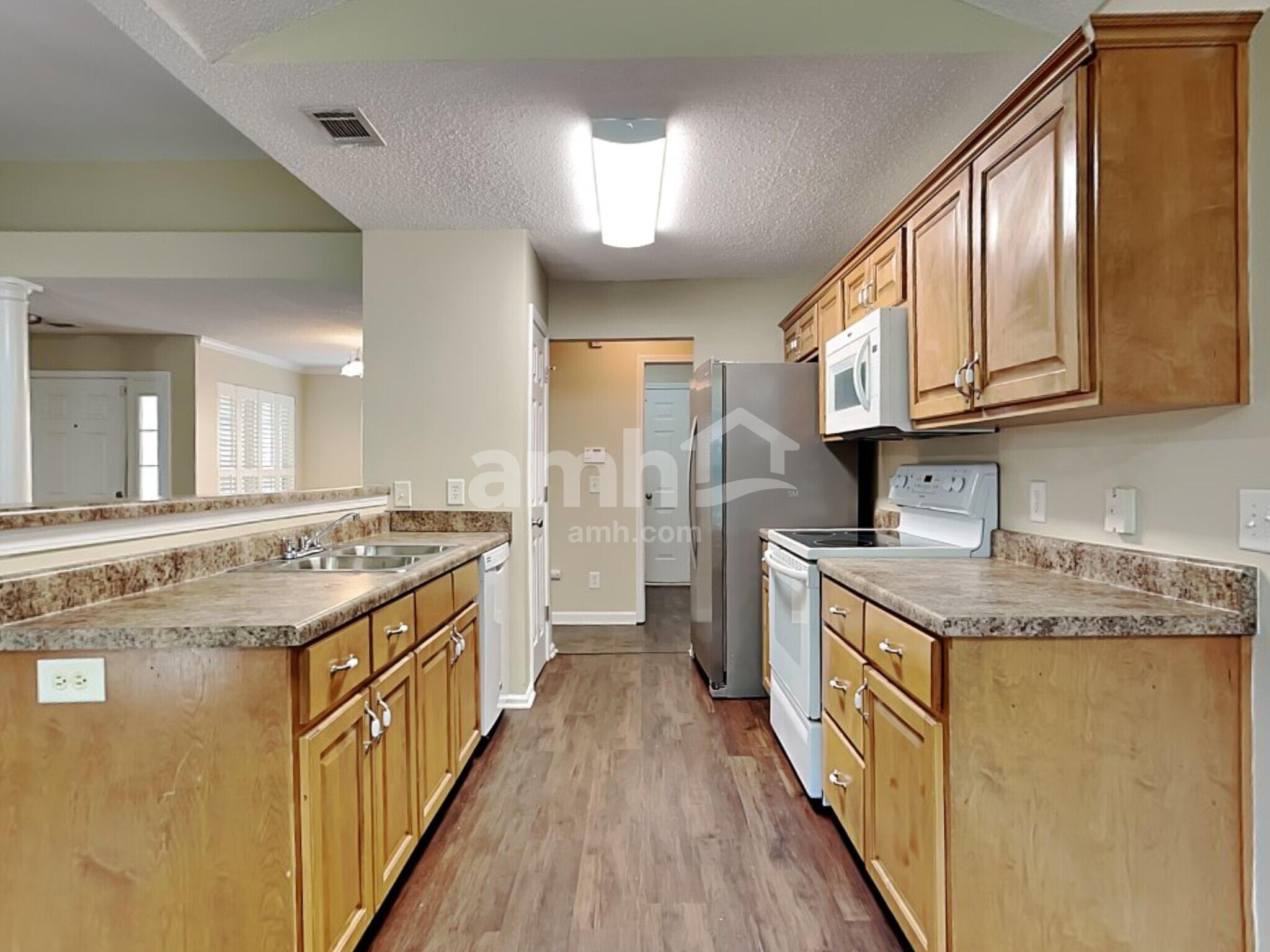 Building Photo - 260 Pampas Dr