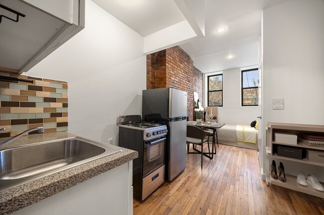 Interior Photo - 203 Chrystie Street