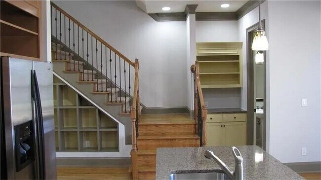 Building Photo - 6556 Bennington Bluff Ct