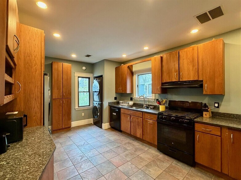 Building Photo - 21 Chetwynd Rd