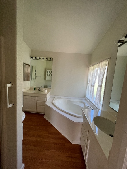 Building Photo - 33135 Vino Way