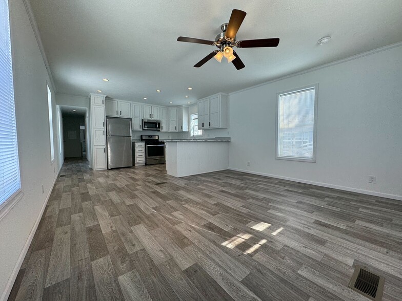 Building Photo - 317 22nd St NW