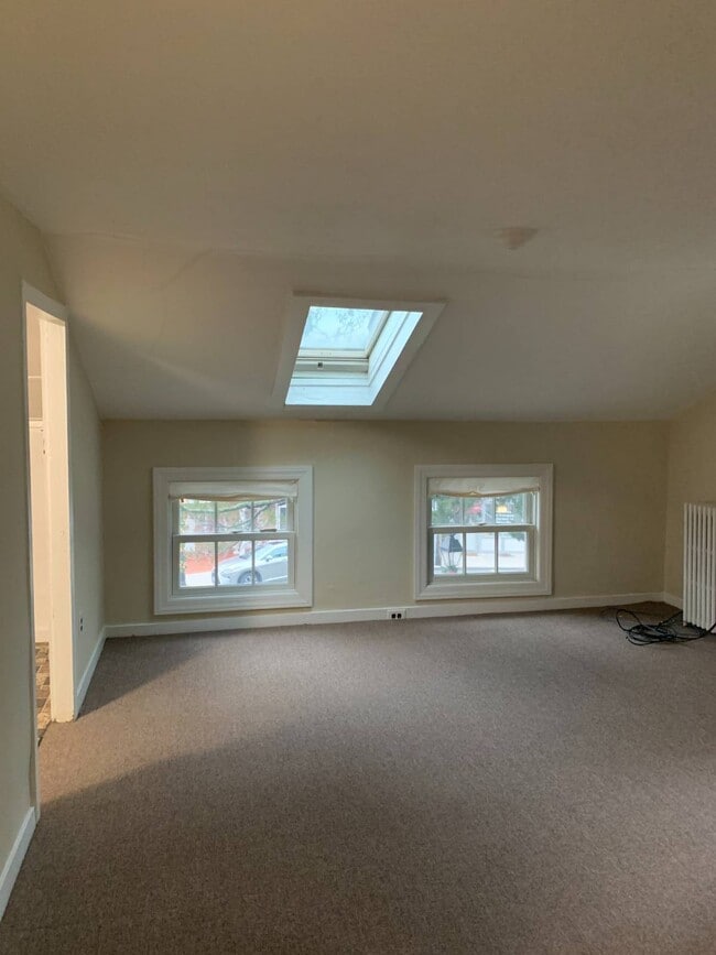 Building Photo - 119 E Main St