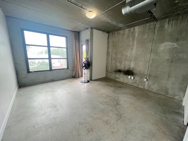 Building Photo - 2 Bed | 1.5 Bath | Starland