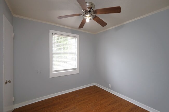 Building Photo - 808 Lilly St