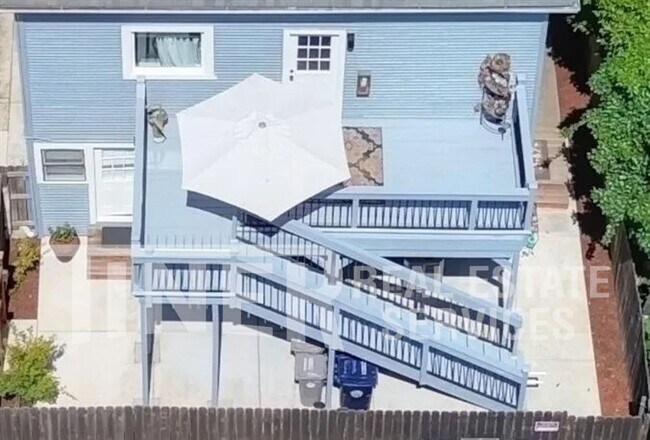 Building Photo - 2015 10th St