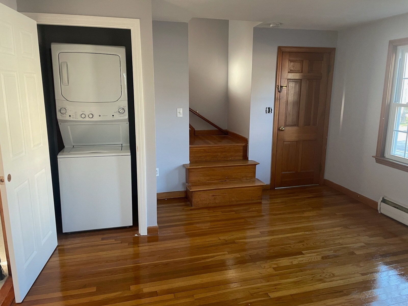 Living room - 405 High St