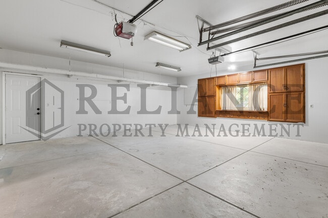 Building Photo - 1126 Farmstead St